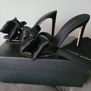 Giuseppe Zanotti Black Satin Knotted Bow Slide Sandals. Size 37.5